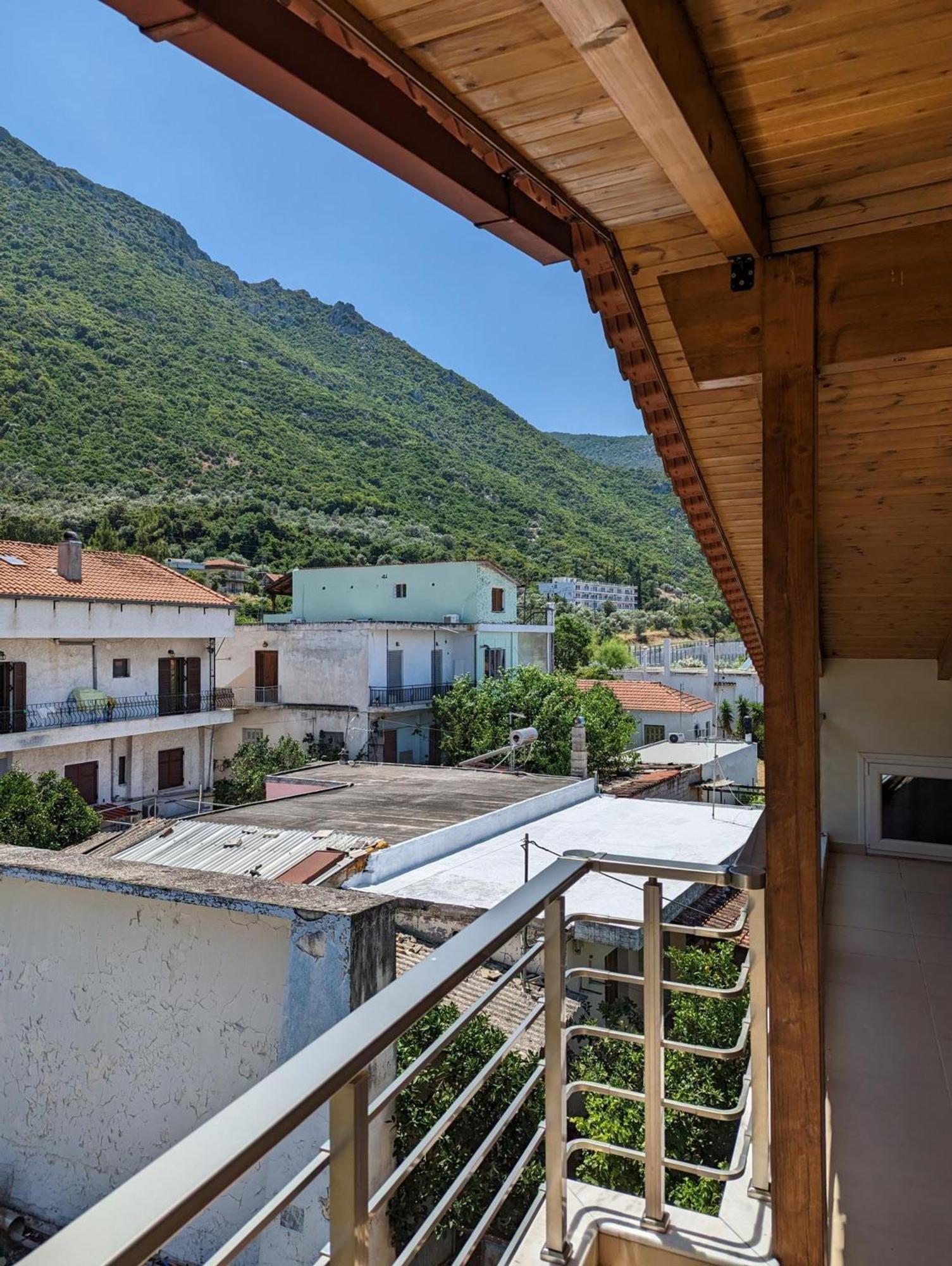 Samaras Apartments In Kamena Vourla Exterior photo
